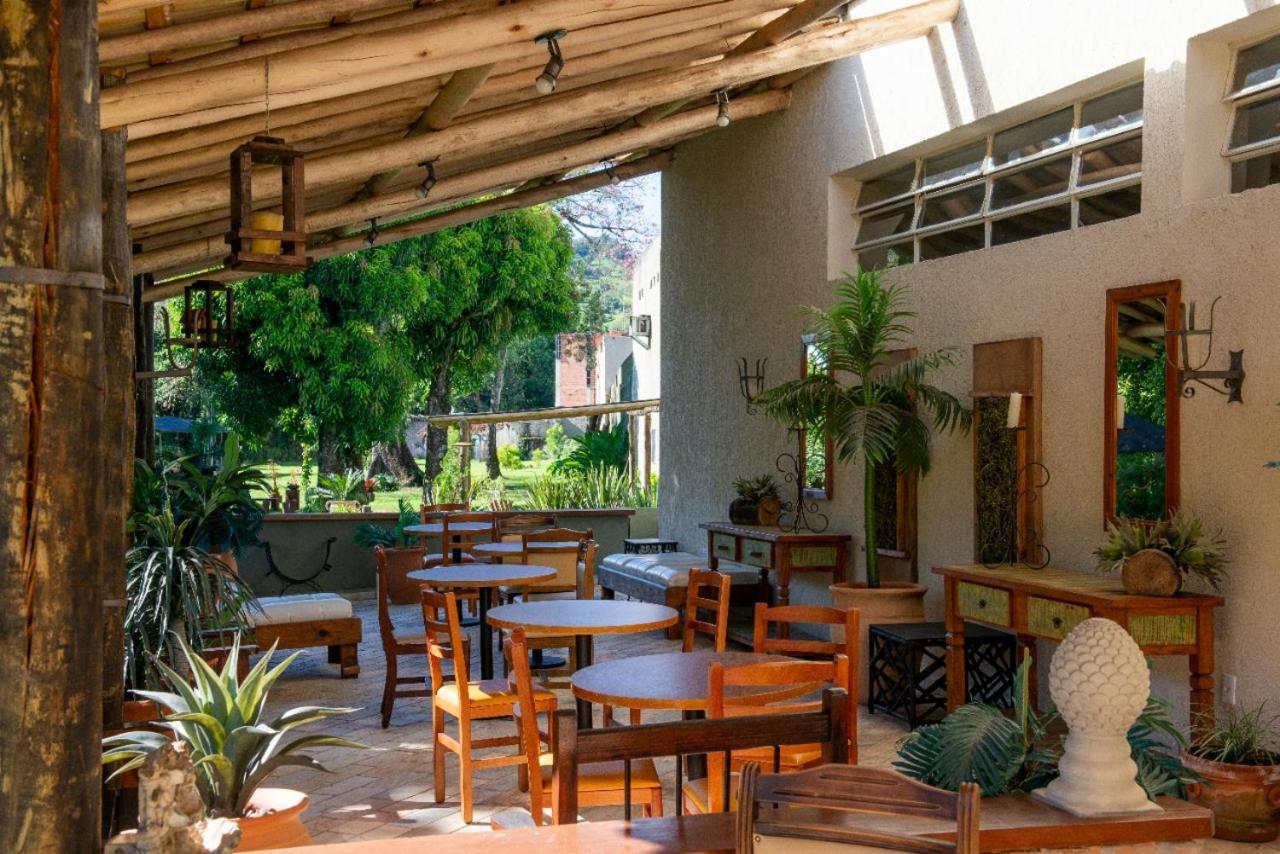 Hotel Santiago Lindóia Екстериор снимка