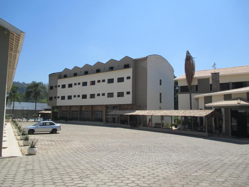Hotel Santiago Lindóia Екстериор снимка