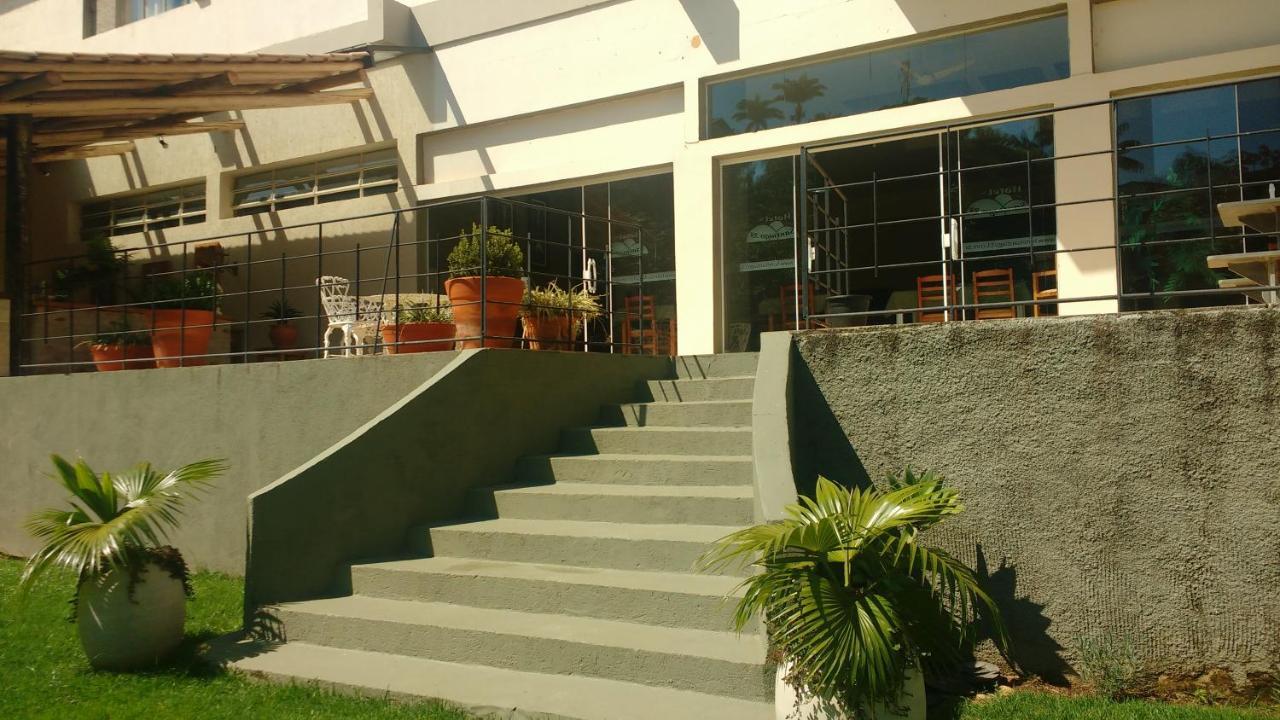 Hotel Santiago Lindóia Екстериор снимка