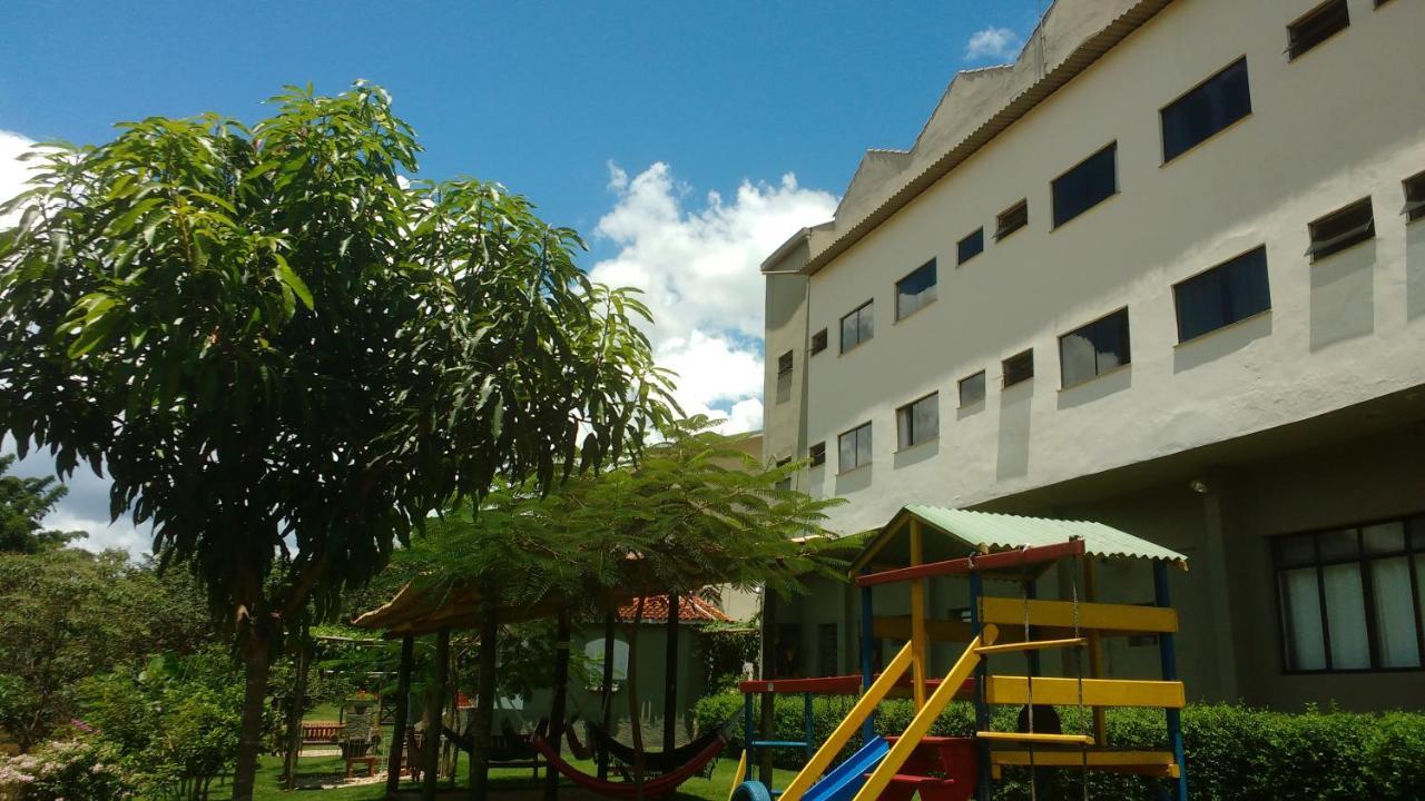 Hotel Santiago Lindóia Екстериор снимка